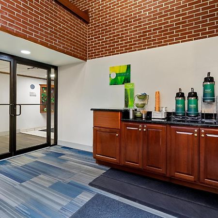 Quality Inn & Suites Алтуна Экстерьер фото